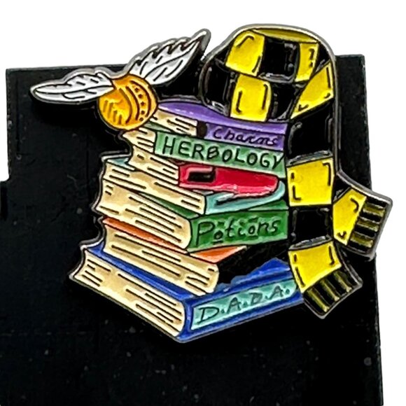 Harry Potter Hufflepuff  Pin Yellow Black Scarf Snitch Herbology Charms Enamel - Picture 1 of 5